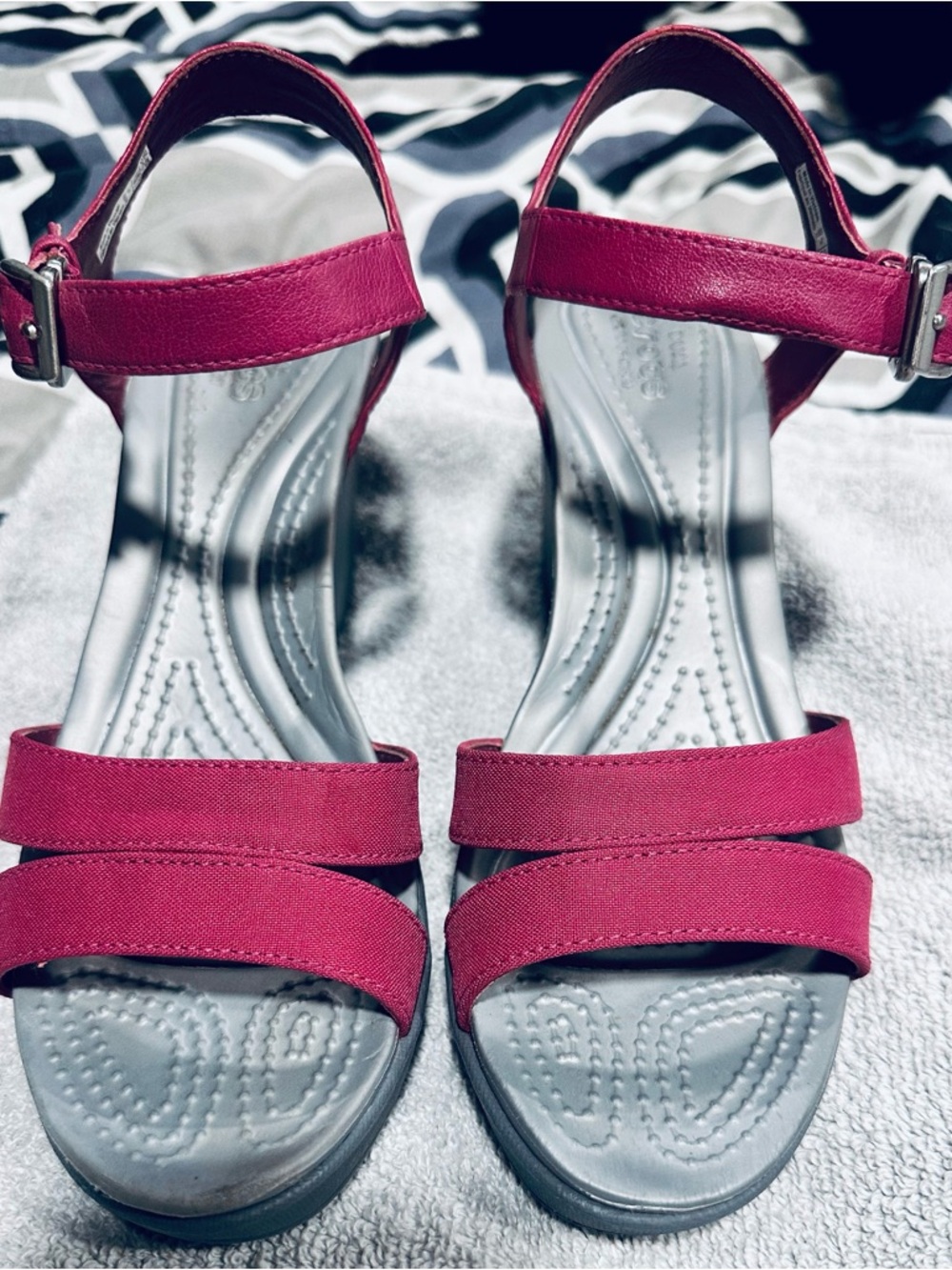 CROCS Women's Fuchsia Strappy Ankle-Heel Sandals